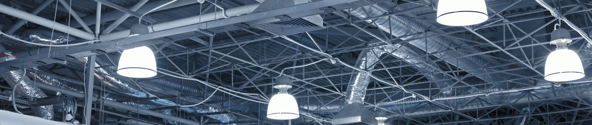 Iluminación industrial en planta productiva