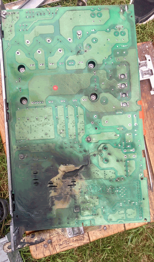 Placa principal DANFOSS 20HP destruida