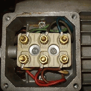 bornera de motor trifasico